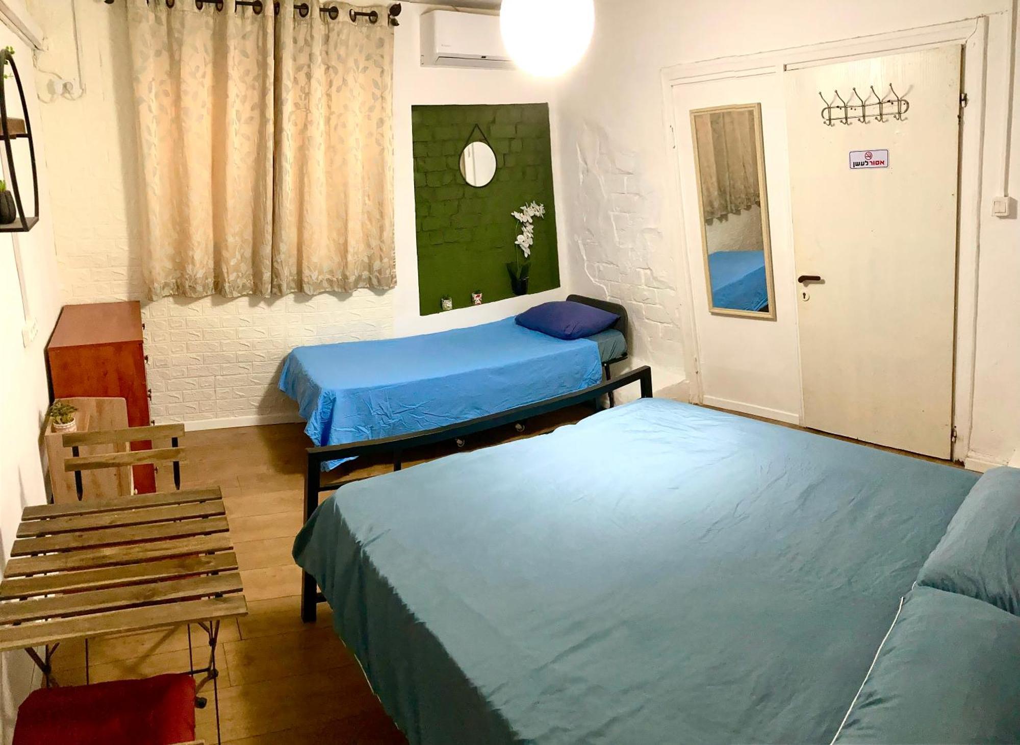 Guest house Dotan's Boutique - By The Beach!